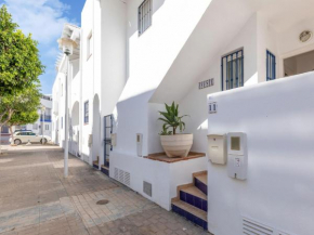 Alluring Holiday Home in Andalucía with Garden, San Jose-Nijar